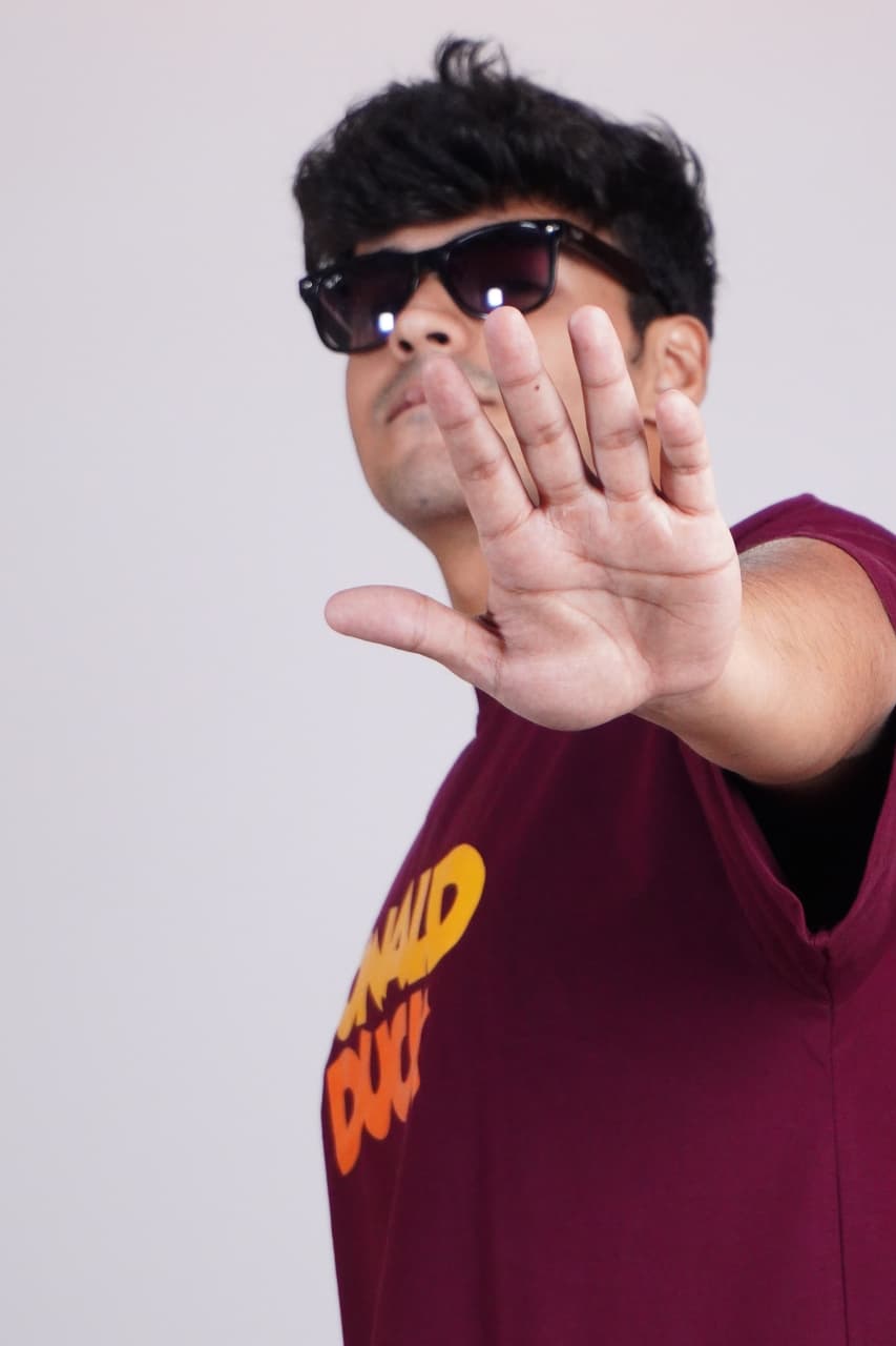 Oversized Maroon Donald Duck Unisex T-Shirt – Streetwear Drop Shoulder Fit