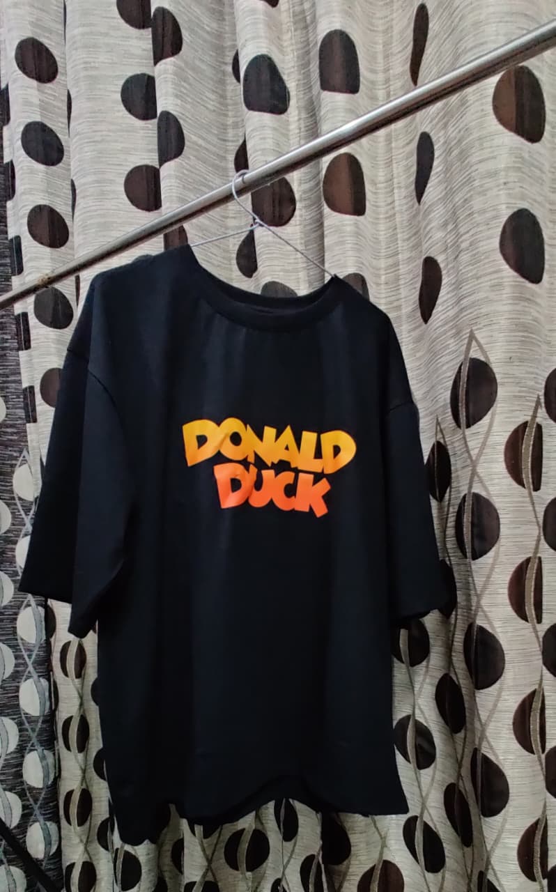 Oversized Donald Duck Graphic Tee – Streetwear Edition