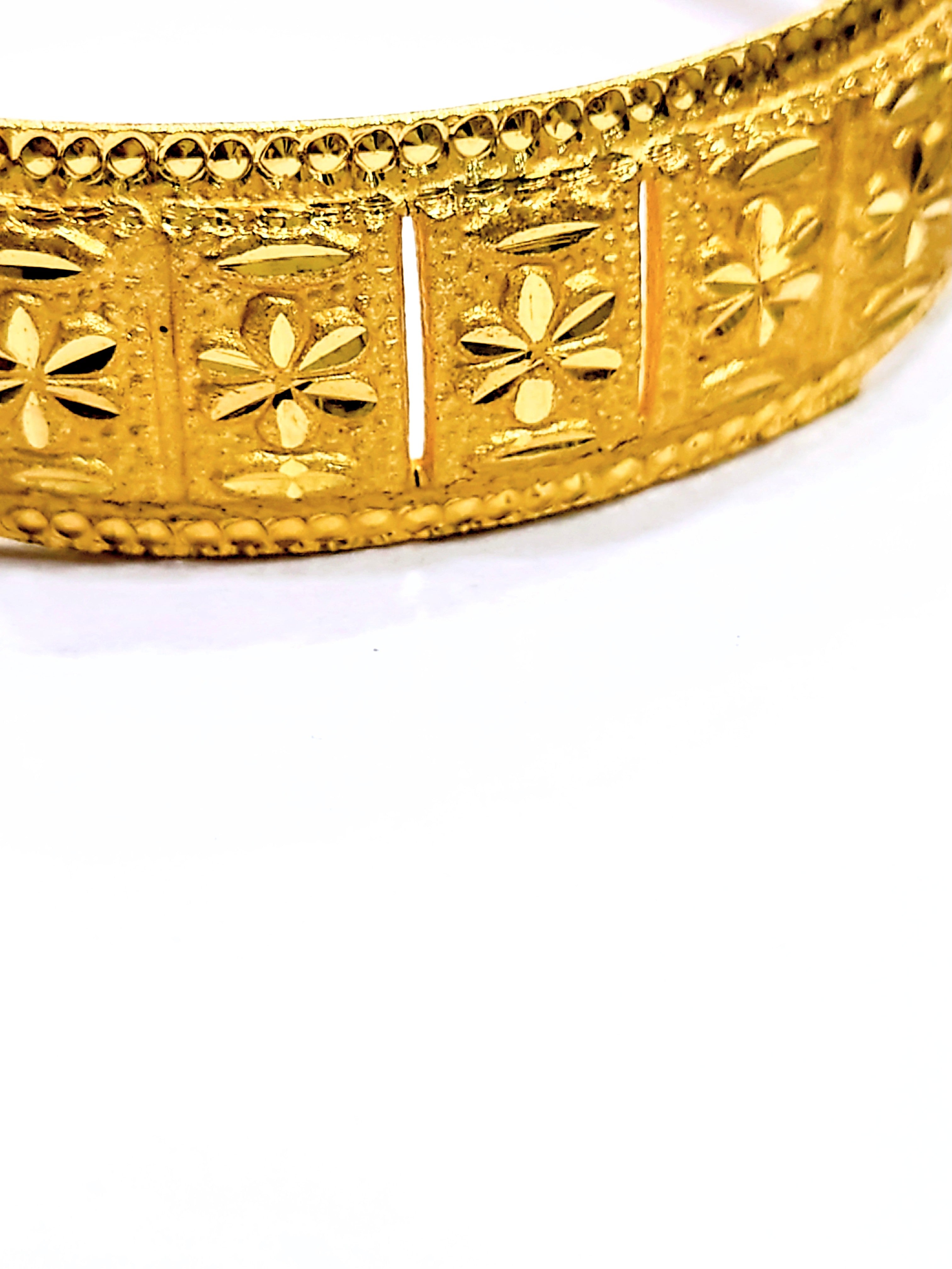 Regular Wear Broad Bangle